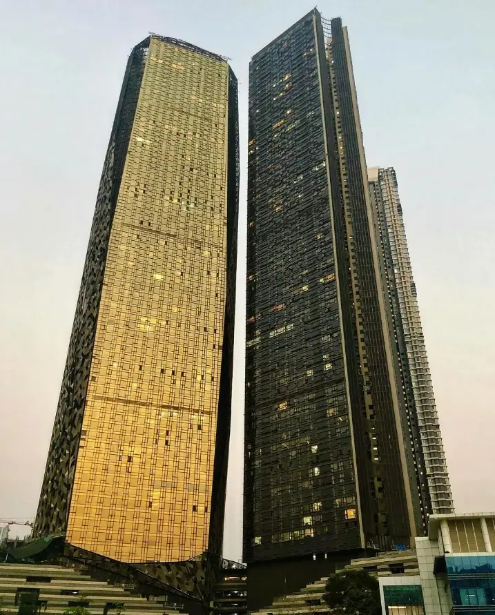 tallest building in India